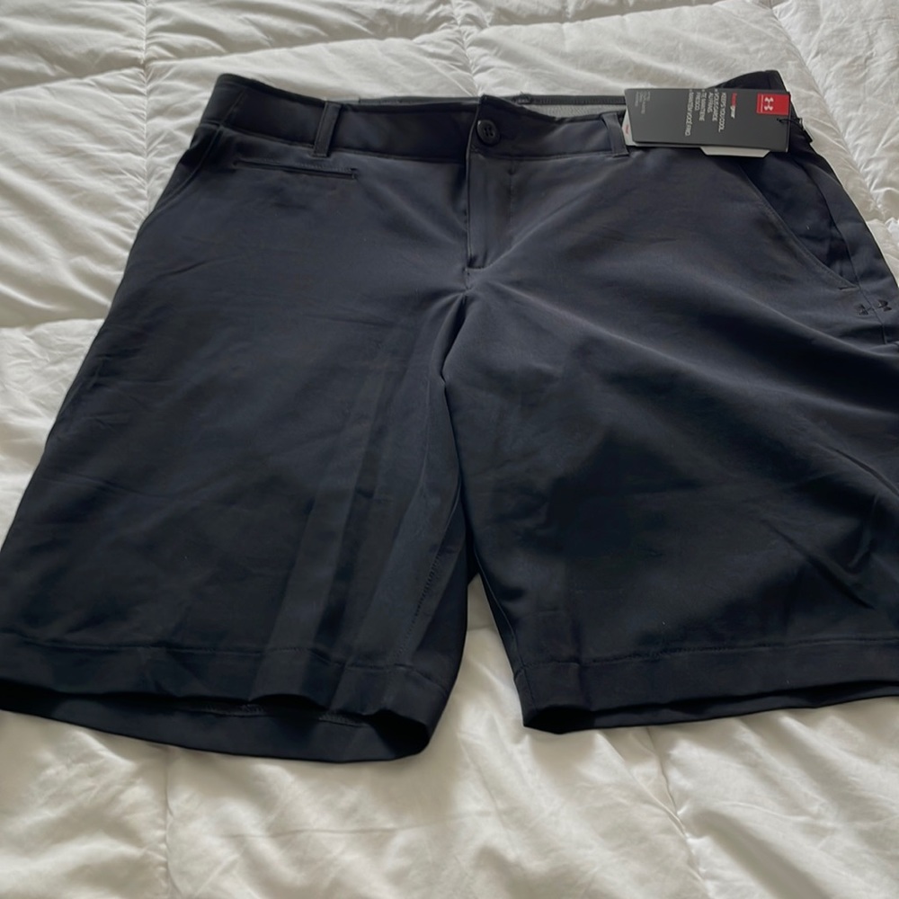Under Armour heat gear women’s size 10 shorts